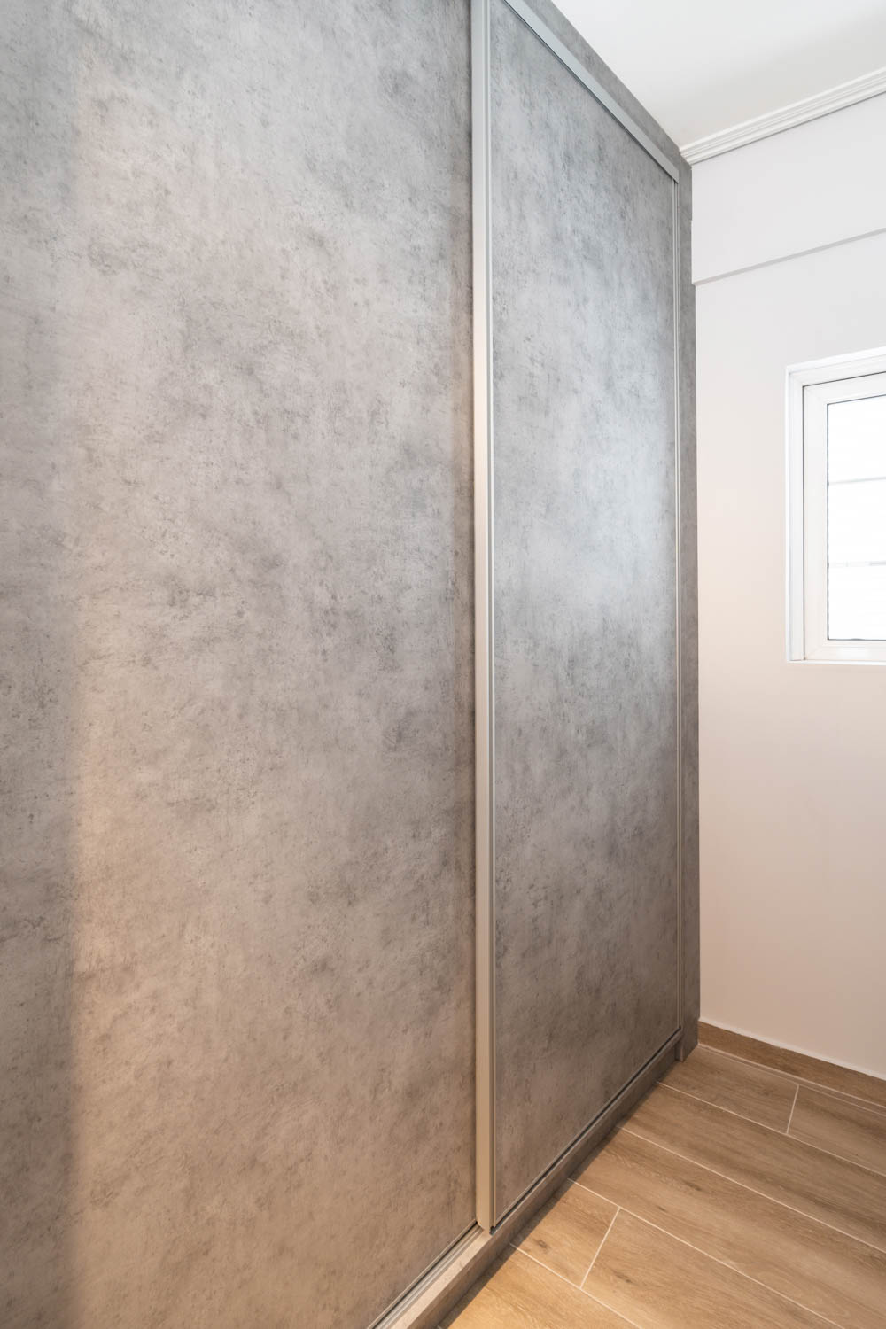 gallery-item