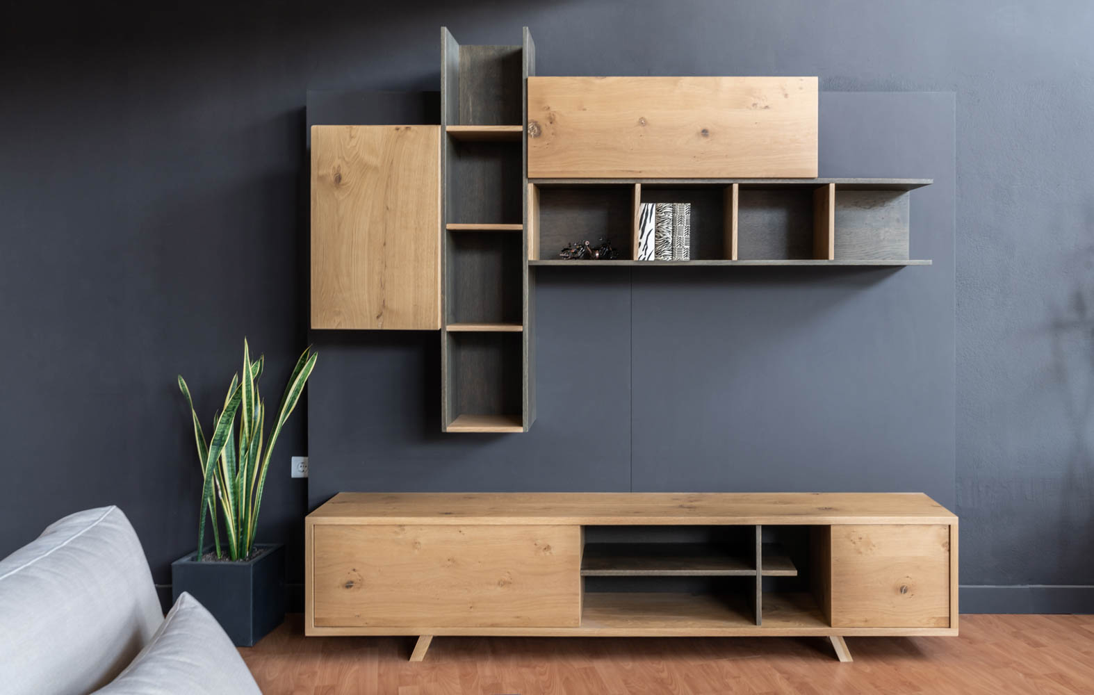 gallery-item
