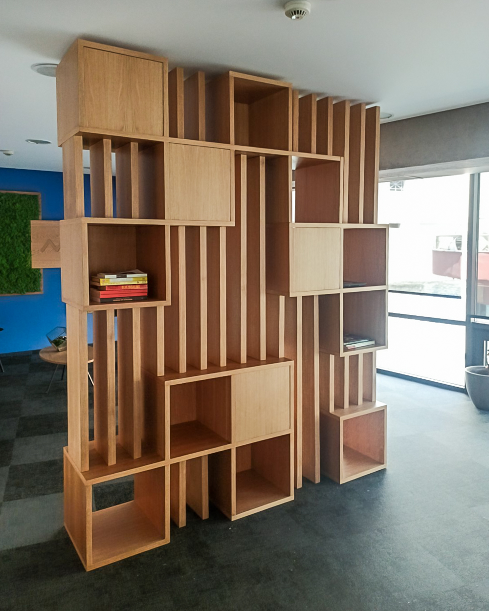 gallery-item