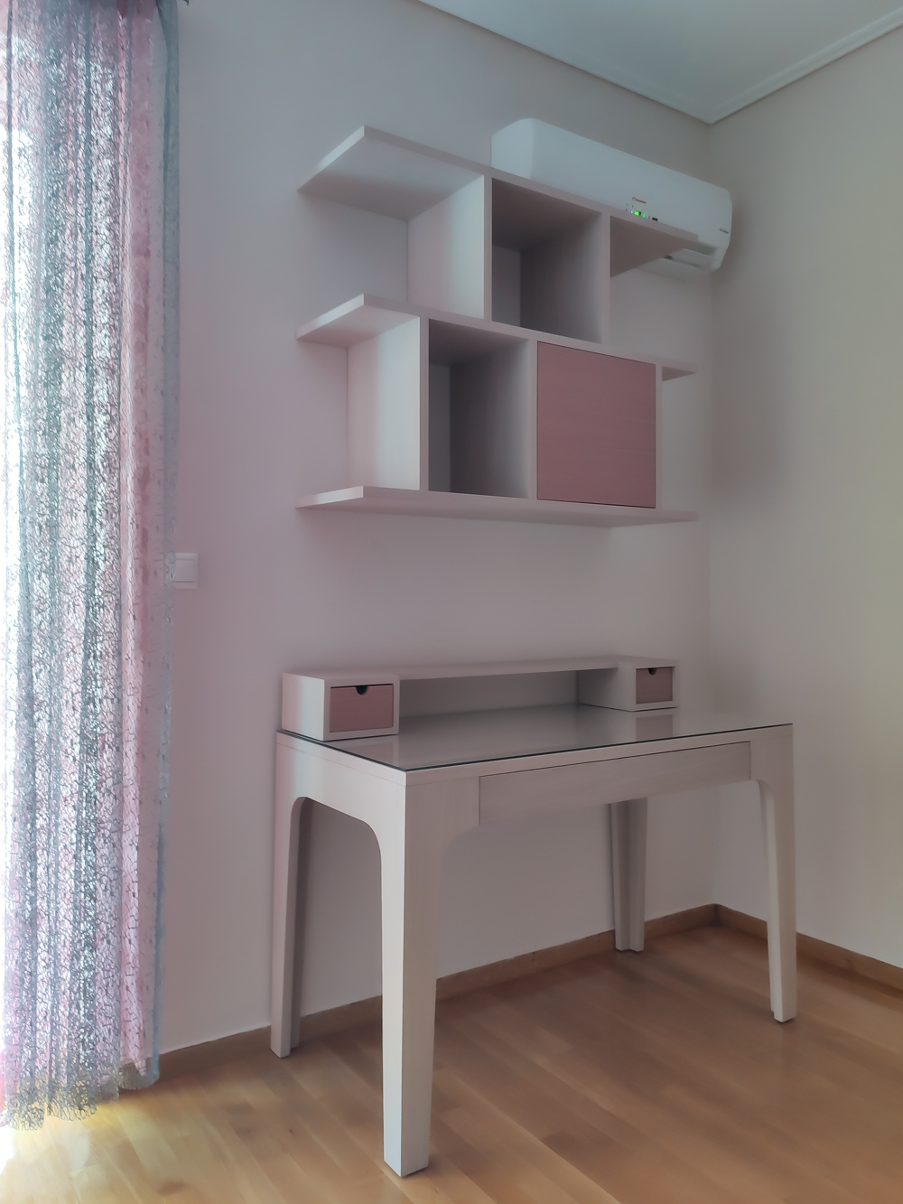 gallery-item