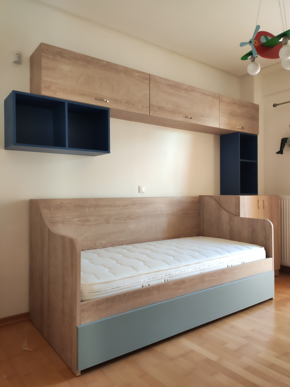 gallery-item